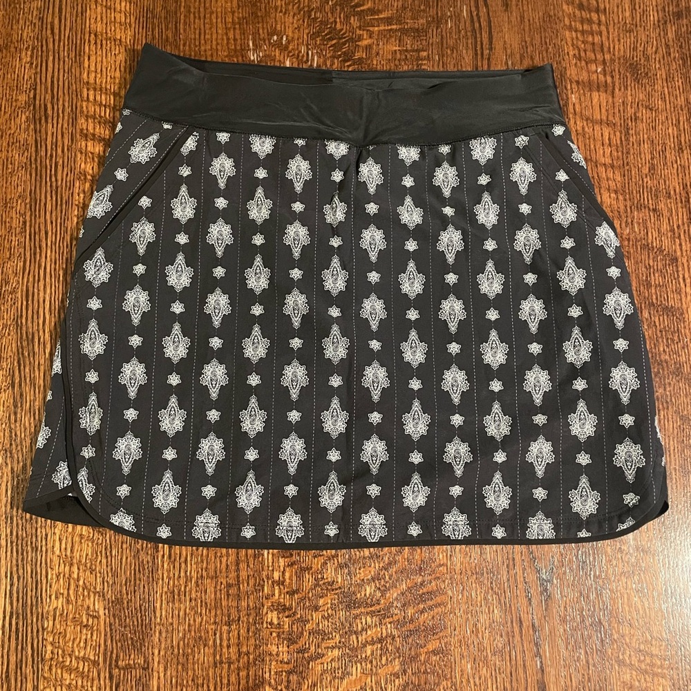 Lands' End Black and Gray Patterned swim skort